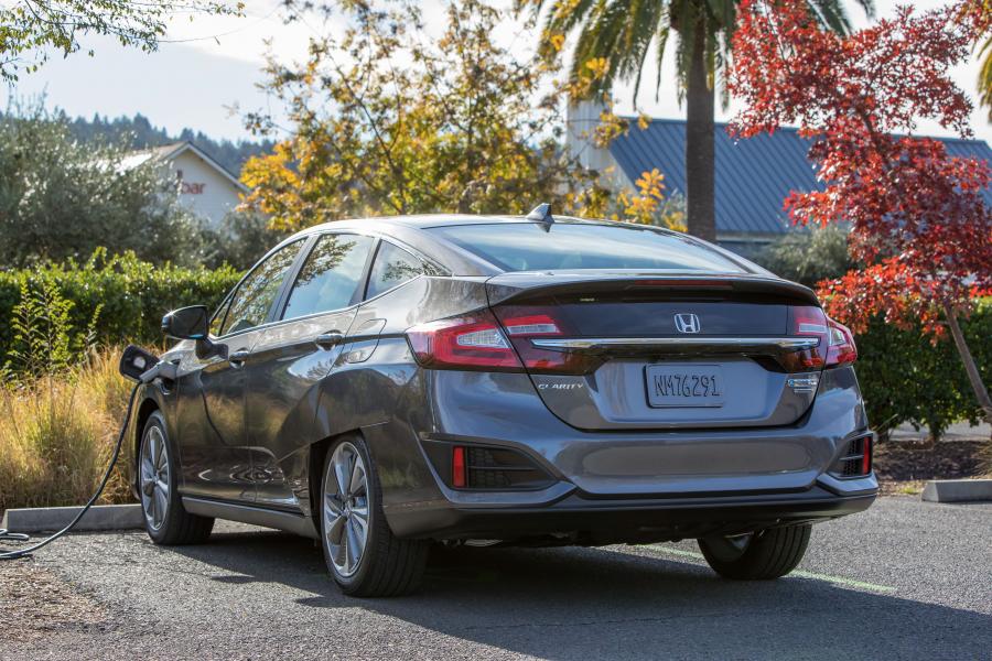 Honda Clarity Plug-In Hybrid 2017 года  (NA) (фото 14 из 84)